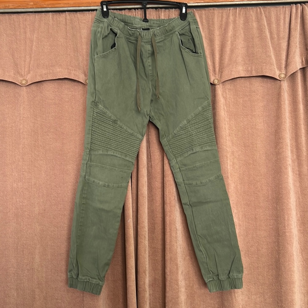 Green cargo pants